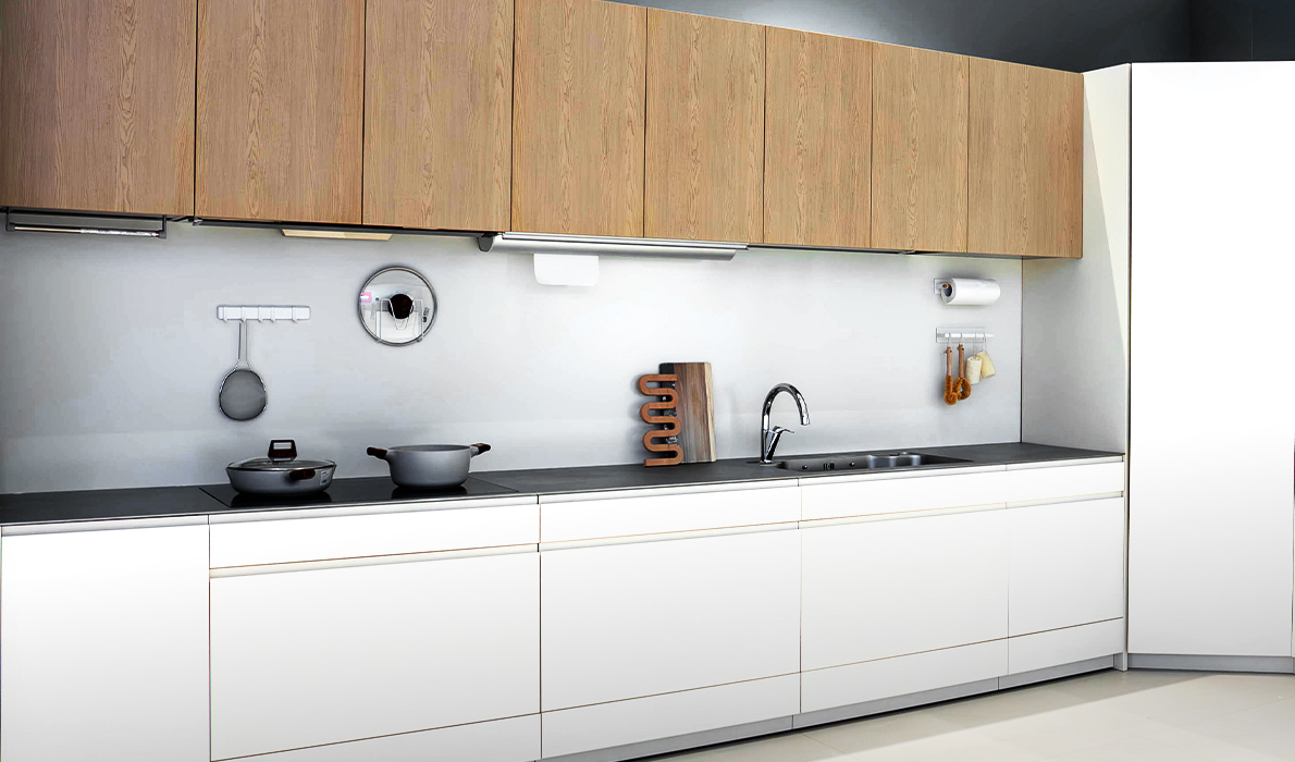 选用高品质易洁材质，让清洁变得简单高效<br>磁吸珐琅板釉面处理，污渍轻轻一擦即可光亮如新